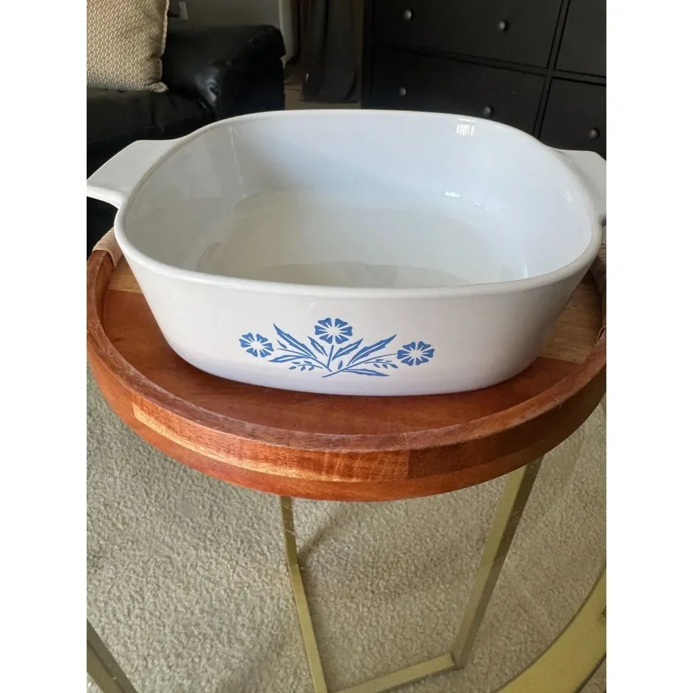 Vintage CorningWare A-2-B 2-quart casserole/baking dish Blue Cornflower pattern.